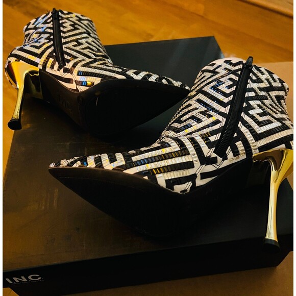 I.N.C. International Concepts Rakima 3 Embellished Pointed Toe Booties Size 5 - Picture 3 of 7